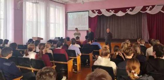 представители саратовского.jpg представители саратовского.jpg