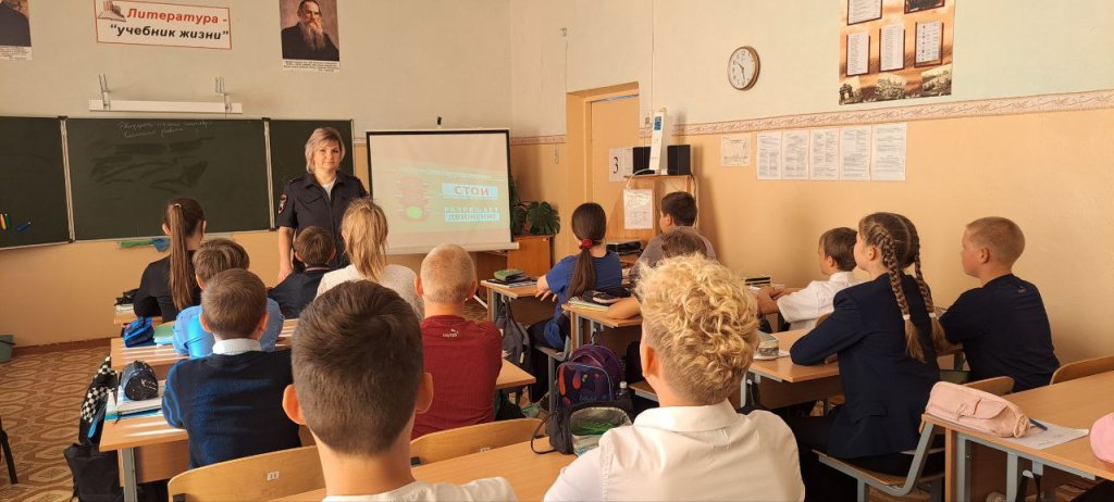 ира в школе№ 2.jpg ира в школе№ 2.jpg