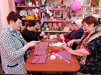 Подопечные Комплексного центра соцобслуживания населения Аркадакского района готовятся к встрече Масленицы