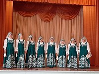 На алексеевской сцене блистал народный хор "Зоренька"