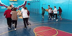 В Новосельской школе ребята соревновались в оказании помощи и учились ставить палатки