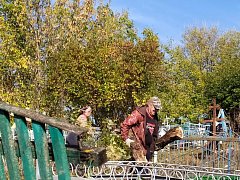 Жители Чиганака убрались на местном кладбище