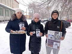 На улицах Аркадака раздают «Блокадный хлеб»