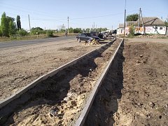На улице Балашовской началось строительство тротуара