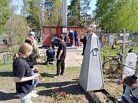 В Аркадаке волонтёры привели в порядок воинские захоронения