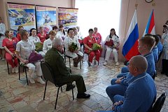 Замминистра обороны России Виктор Горемыкин провел личный прием военнослужащих и членов семей в Саратове и наградил отличившихся при выполнении боевых задач в зоне СВО