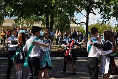 Сегодня в Аркадакском районе прошли праздничные линейки, посвященные Последнему звонку