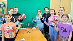 Аркадакские подростки мастерили обереги для семейного очага