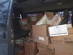 Сало и сухари, лекарства и носки были отправлены из Аркадакского района бойцам на СВО