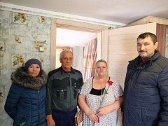В Аркадакском районе в праздничные дни представители власти навестили семьи мобилизованных