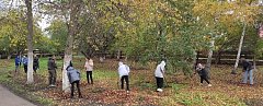 Студенты медицинского колледжа присоединились к месячнику по благоустройству территорий города
