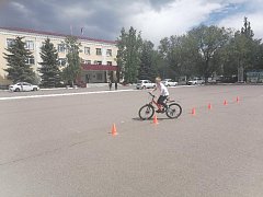 Школьники Аркадакского района соревновались в знаниях по правилам дорожного движения 