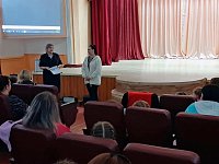 В районном Доме культуры с кружковцами беседовали о безопасности на дорогах