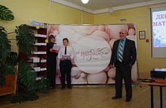 Аркадакских женщин поблагодарили за тепло материнских сердец