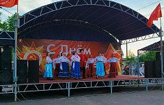 Патриотические песни звучали с аркадакской сцены в День Победы