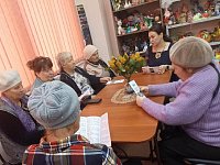 В Аркадакском Центре соцобслуживания побывали краснознаменцы