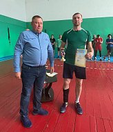 В память об учителе физкультуры в Росташах прошел турнир по волейболу