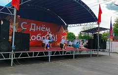Патриотические песни звучали с аркадакской сцены в День Победы
