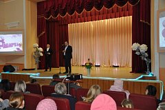 Для добрых, нежных и красивых жительниц Аркадака прошел праздничный концерт