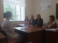 Специалисты Центра занятости консультировали выпускников медколледжа