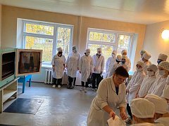 Студенты медколледжа познакомились с работой стерилизационного отделения Аркадакской районной больницы 