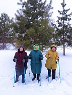 Активные пенсионеры из Чиганака занимаются спортом на свежем воздухе