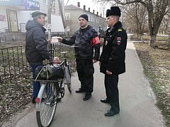 Полицейские продолжают информировать аркадакцев о том, как обезопасить себя от преступных посягательств мошенников 