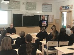 Семёновские школьники принимали у себя участников лыжного похода из Турков