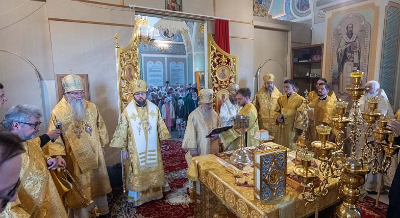 Владыка Варсонофий совершил Божественную литургию в Малиновке 