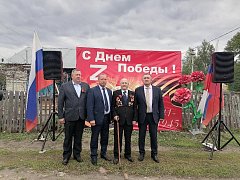 В Аркадакском районе с Великой Победой поздравили столетнего ветерана 