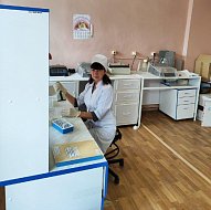 Специалисты по лабораторной диагностике районной больницы занимаются широким спектром исследований
