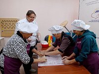 Краснознаменских бабушек научили печь вкусное печенье с начинкой
