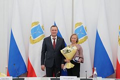 Педагог из Аркадака награждена почётным знаком губернатора «За достойное воспитание детей» 