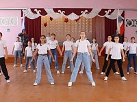 Воспитанники районного Дома культуры объединились в танцевальном флешмобе