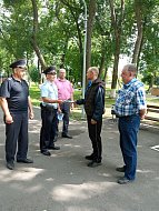 Аркадакские полицейские и дружинники предупредили горожан об угрозе мошенничества