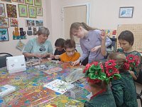 В инклюзивной лаборатории обучали бисероплетению