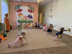 Для воспитанников детского сада «Светлячок» прошёл праздник осени