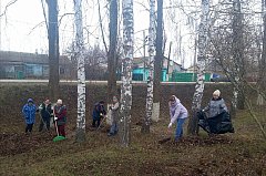 Краснознаменцы массово вышли на весеннюю уборку