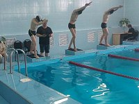 Во Дворце спорта города Аркадака соревновались пловцы
