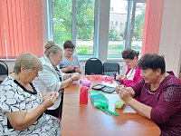 Ольшанцам по душе пришлось творческое занятие в районном Центре соцобслуживания