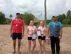 На Красноярском пляже состоялся турнир по волейболу