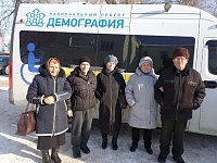 В районе продолжается доставка пожилых граждан из сельской местности в поликлинику для прохождения диспансеризации