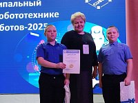 Юные конструкторы из Аркадака показали свои умения на соревнованиях по робототехнике