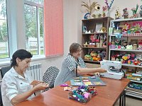 Получатели социальных услуг из села Красное Знамя стали гостями районного социального учреждения