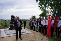 По федеральной программе в Красном Яре установлен памятник погибшим лётчикам