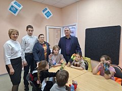 Депутат Саратовской областной думы Василий Кравцов встретился с многодетными семьями