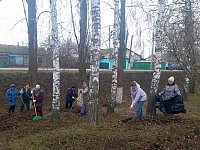 Краснознаменцы массово вышли на весеннюю уборку