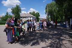 Глава района принял участие в торжественной церемонии поднятия российского триколора
