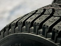 Правительство запретило использование автомобиля с шинами не по сезону