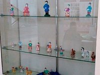 В областном Центре народного творчества работает выставка изделий из глины аркадачки Нины Китляр